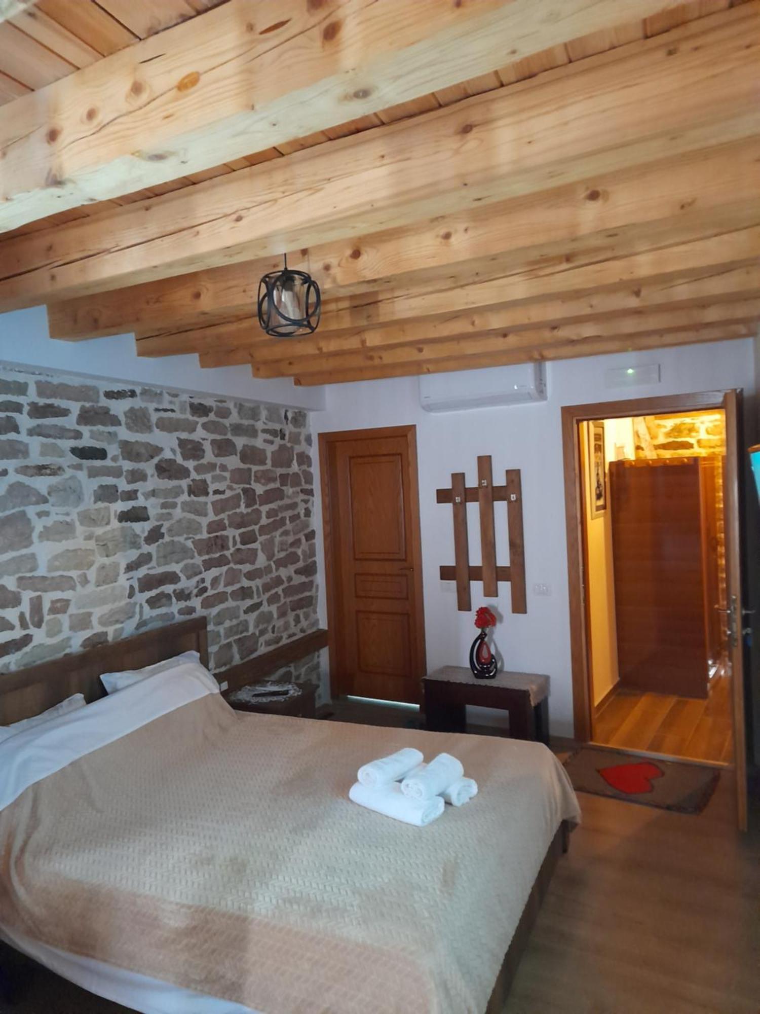 Guest House Ani Gjirokaster Phòng bức ảnh