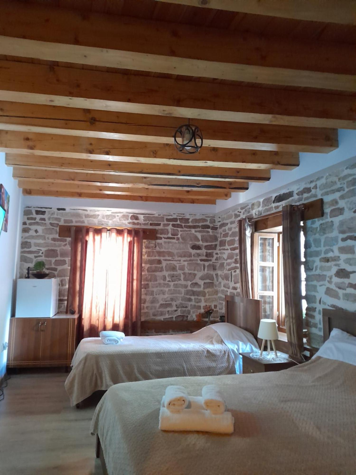 Guest House Ani Gjirokaster Ngoại thất bức ảnh