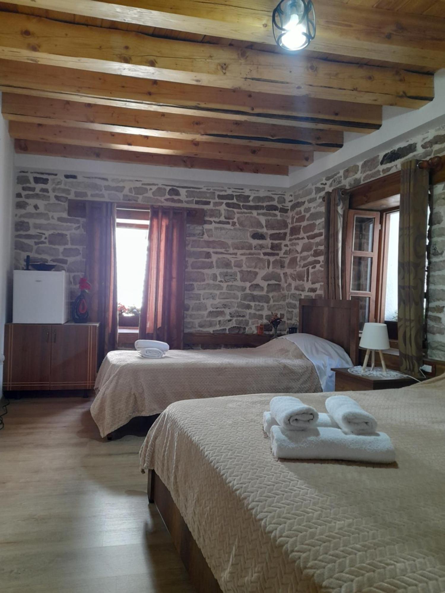 Guest House Ani Gjirokaster Ngoại thất bức ảnh