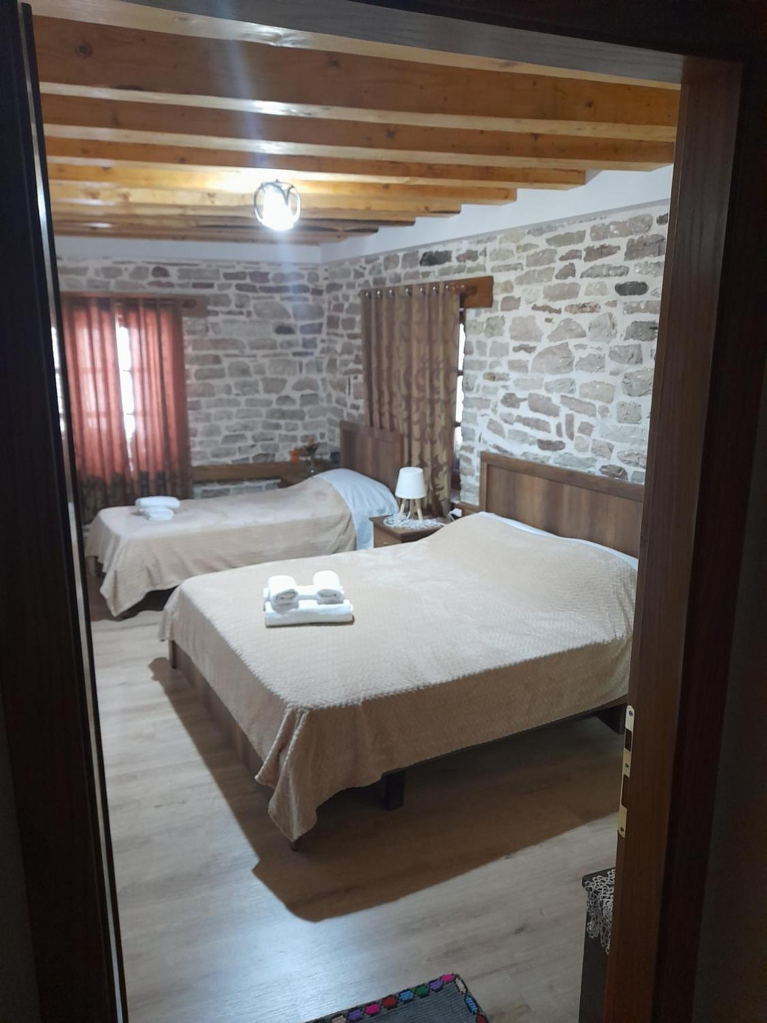 Guest House Ani Gjirokaster Phòng bức ảnh