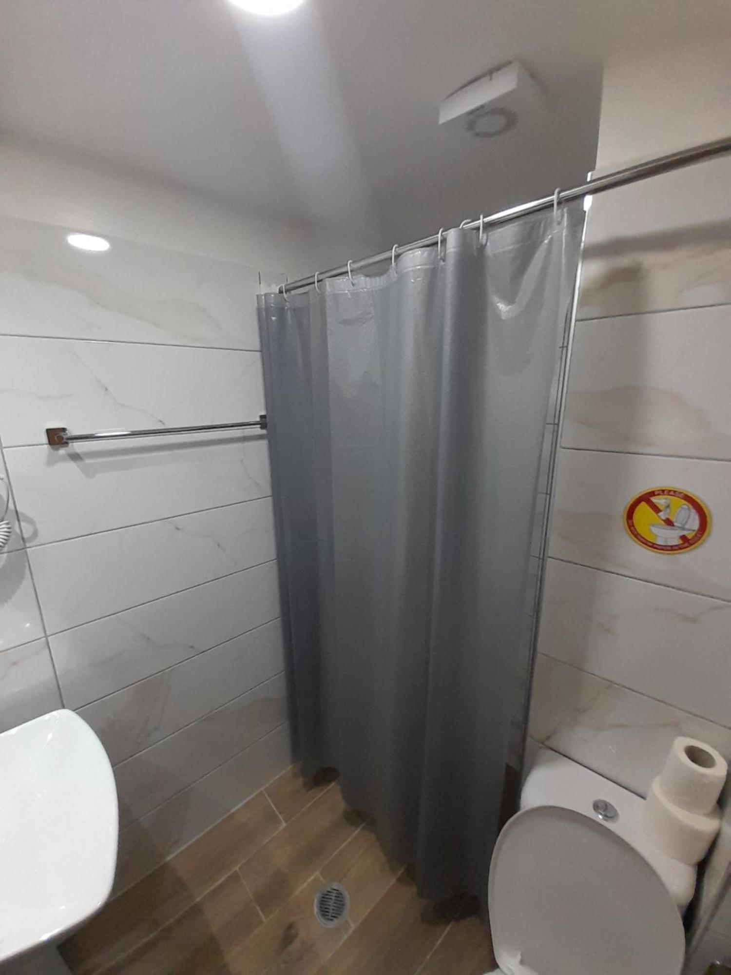 Guest House Ani Gjirokaster Ngoại thất bức ảnh