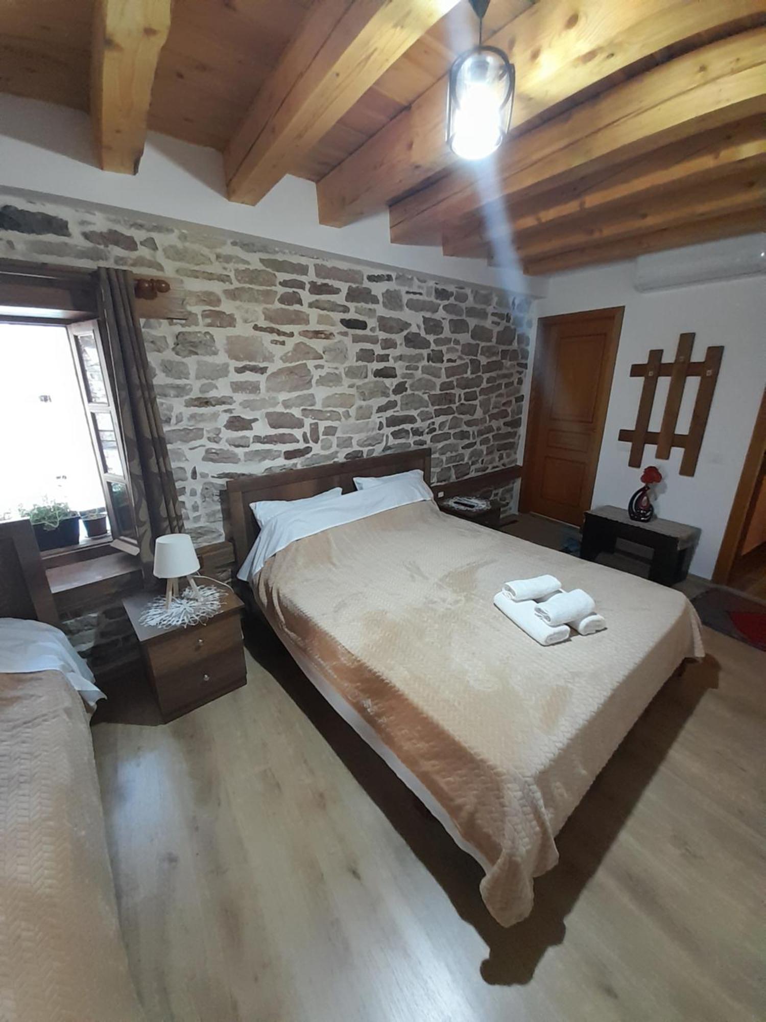 Guest House Ani Gjirokaster Ngoại thất bức ảnh