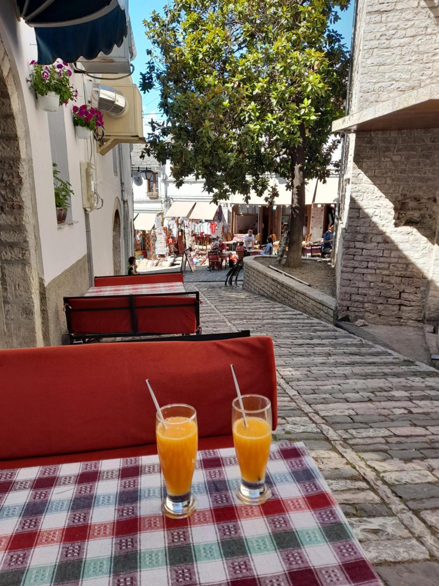 Guest House Ani Gjirokaster Ngoại thất bức ảnh